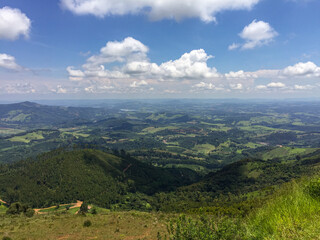 Fototapeta na wymiar Mountains of Minas Gerais seen through the paraglider ramp in Poços de Caldas. Image made by smartphone