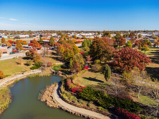 Fototapeta na wymiar Aerial view of the fall color of Veterans Park