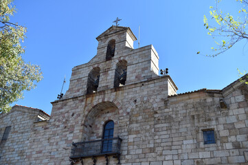 Fototapeta na wymiar antigua iglesia cristiana en españa