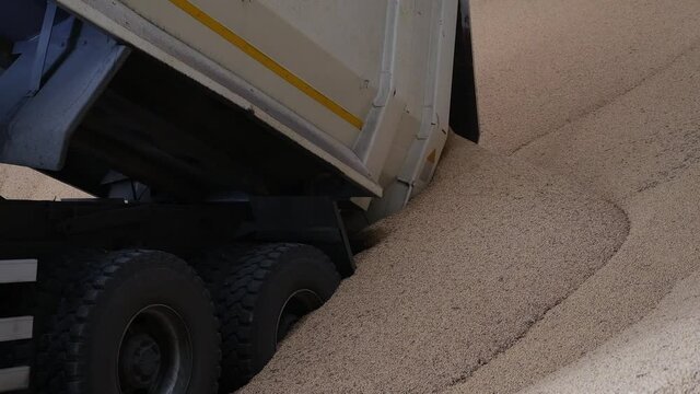 raw material spilled from truck, accommodation warehouse
