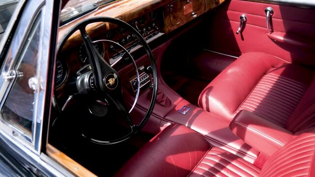 Old interior car, luxury car interior, american car, classic car, classic car inteiror