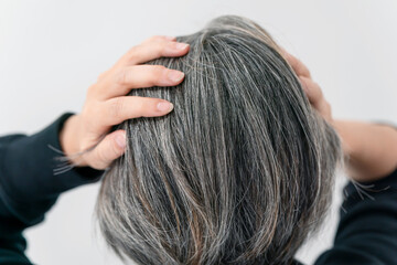 Naklejka premium 白髪・女性