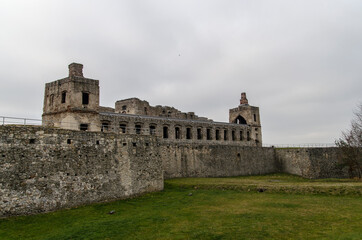 Fototapeta na wymiar Krzyżtopór - ruiny zamku 