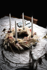 Adventskranz zu Weihnachten aus Trockenblumen