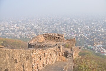 Obraz premium remains of ancient fort at alwar rajasthan 