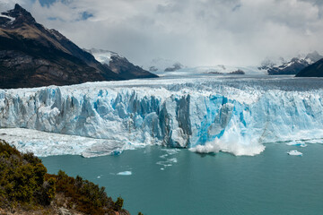 Large chunk of ice is breaking off the Perito Moreno Glacier