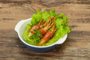 Roasted enoki mushrooms with bacon