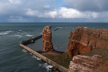 Lange Anna bei Helgoland bei rauem Wetter