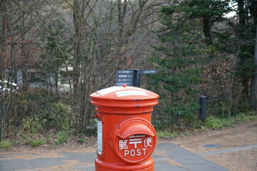 ⒒月、秋の軽井沢、紅葉の葉も散り町は冬の準備、