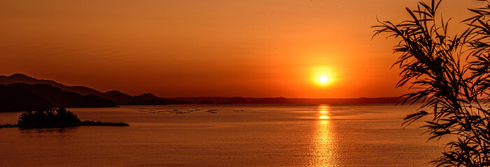 福岡県糸島市加布里海岸の夕日