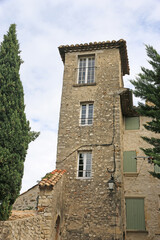 Fototapeta na wymiar Gatehouse tower in Vaison-la-Romaine, France 
