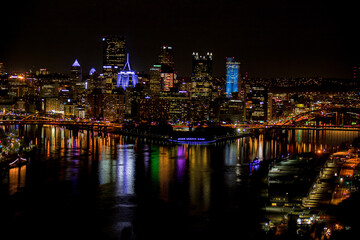 Obraz premium Pittsburgh night view