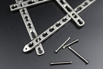 Surgical plates for osteosynthesis in case of bone fractures