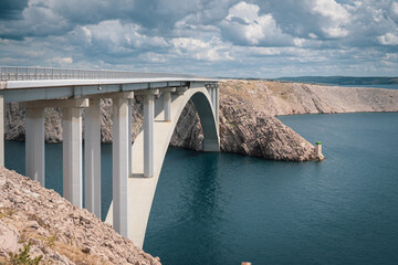 Most prowadzący na wyspę Pag, Chorwacja.