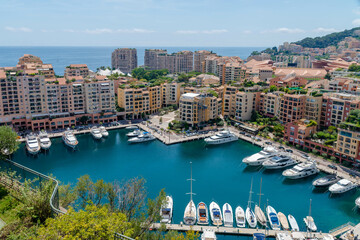 Obraz premium Côte d’Azur in Frankreich, eine Traumreise für den Sommer. Lavendel Felder, Nizza, Antibes, Cannes, Monaco und die Schlucht von Verdon