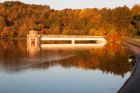 Herbststimmung am Frelinger See in der Eifel