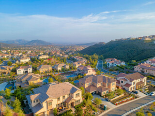 Fototapeta na wymiar Hillside suburban residences at Double Peak Park in San Marcos, California
