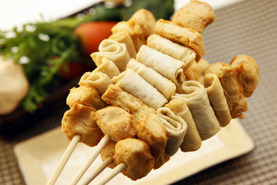 겨울철 더욱 맛있는 꼬치 어묵

