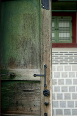 경복궁 문화재의 전통 건축물이 웅장하고 아름답습니다.