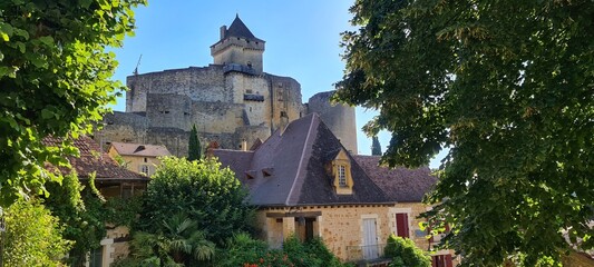 Fototapeta na wymiar Chateau de Castelnaud next to the Dordogne river, Aquitaine, France
