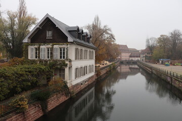 Fototapeta premium Canal dans le quartier surnommé 
