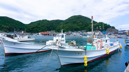 Fototapeta na wymiar 漁師町の漁船