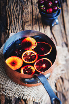 Mulled wine with orange and apple