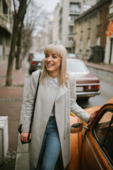 Portrait of a happy Caucasian woman outdoor 
