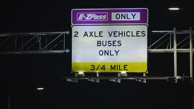 E-ZPass Only 2 Axle Vehicles Buses Only 34 Mlie Sign