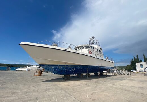 Werft Hafen Dock Trockendock Schiffbauplatz f&uuml;r Boot Schiff Yacht F&auml;hre 