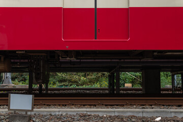 電車の下部
