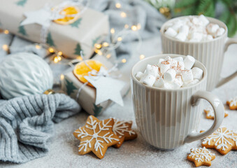 Obraz na płótnie Canvas Hot chocolate with marshmallows, warm cozy Christmas drink