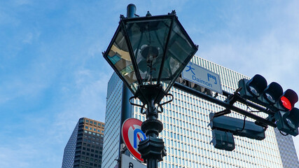 Fototapeta na wymiar 国道1号線の大門交差点に復元されたガス燈（東京都港区）