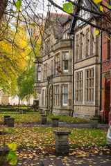 Obraz premium Front of Victorian style British houses with garden