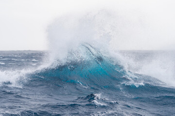 Breaking waves in the Drake Passage