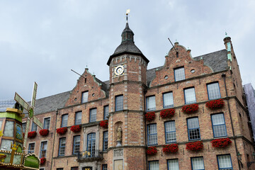 Fototapeta na wymiar Altes Rathaus der Landeshauptstadt Düsseldorf in Altstadt, NRW, Deutschland 