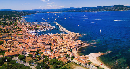 Panoramic view of the bay of Saint-Tropez, France - obrazy, fototapety, plakaty