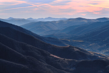 Fototapeta na wymiar Beautiful autumn sunrise in the Carpathian mountains