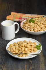 white beans baked with onions