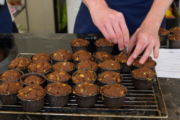 Przygotowywanie deseru ciasta muffinek