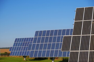 Obraz premium Solar panels . renewable energy.Ecology energy . solar power farm.Solar panels field. alternative renewable energy from nature.solar power technology. Alternative energy sources.