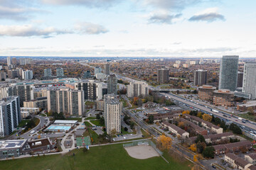 Obraz premium drone view of the don valley highway as well as condos traffic hotels and houses