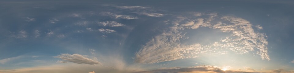 Obraz premium Dark blue sunset sky panorama with Cirrus clouds. Seamless hdr pano in spherical equirectangular format. Complete zenith for 3D visualization, game and sky replacement for aerial drone 360 panoramas.