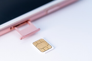 スマホのデュアルSIMのイメージ