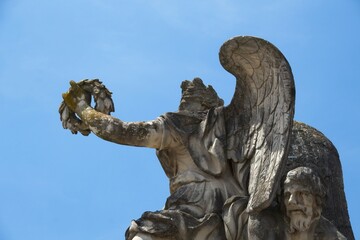 Fototapeta na wymiar angel statue in the cemetery