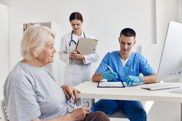 Obraz premium patient hospital examination in the medical office