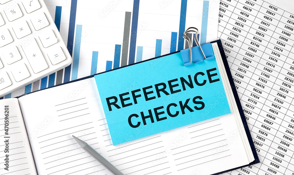 Aufkleber reference checks text on blue sticker on the chart background near calculator