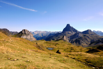 Fototapeta na wymiar View of a mountain landscape with a cloudy sky. Pic du Midi d'Ossau