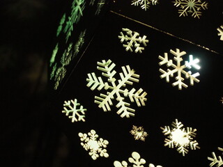 雪の結晶の柄のランプシェード
