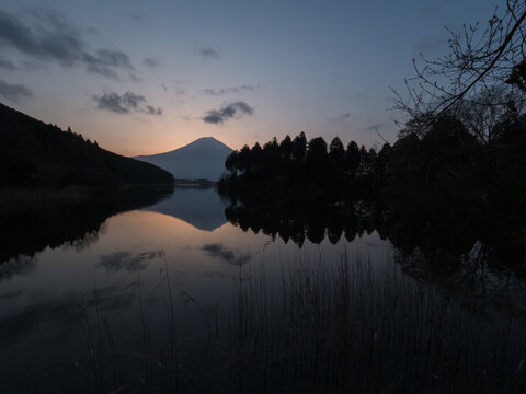 富士の夜明け © 望 辻本